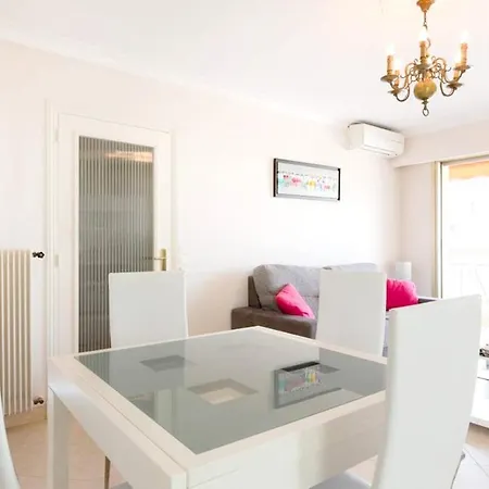 Moderne A Avec Balcon Et Vue Sur La 55 M² דירה *