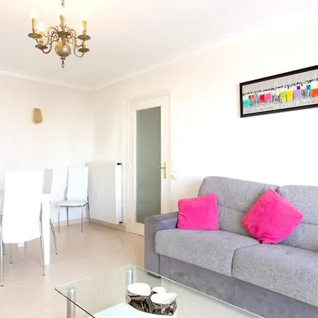 Moderne A Avec Balcon Et Vue Sur La 55 M²