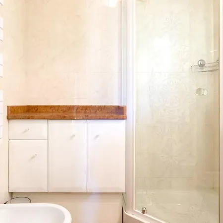 Moderne A Avec Balcon Et Vue Sur La 55 M² * Cannes